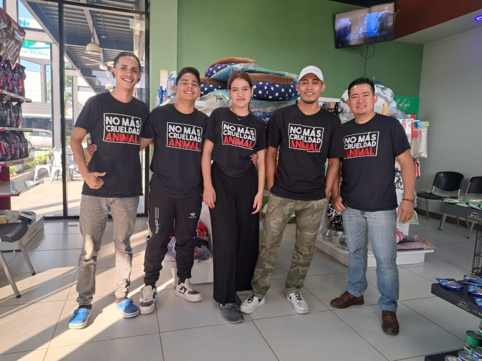Camiseta "No Más Crueldad Animal" - Imagen 6